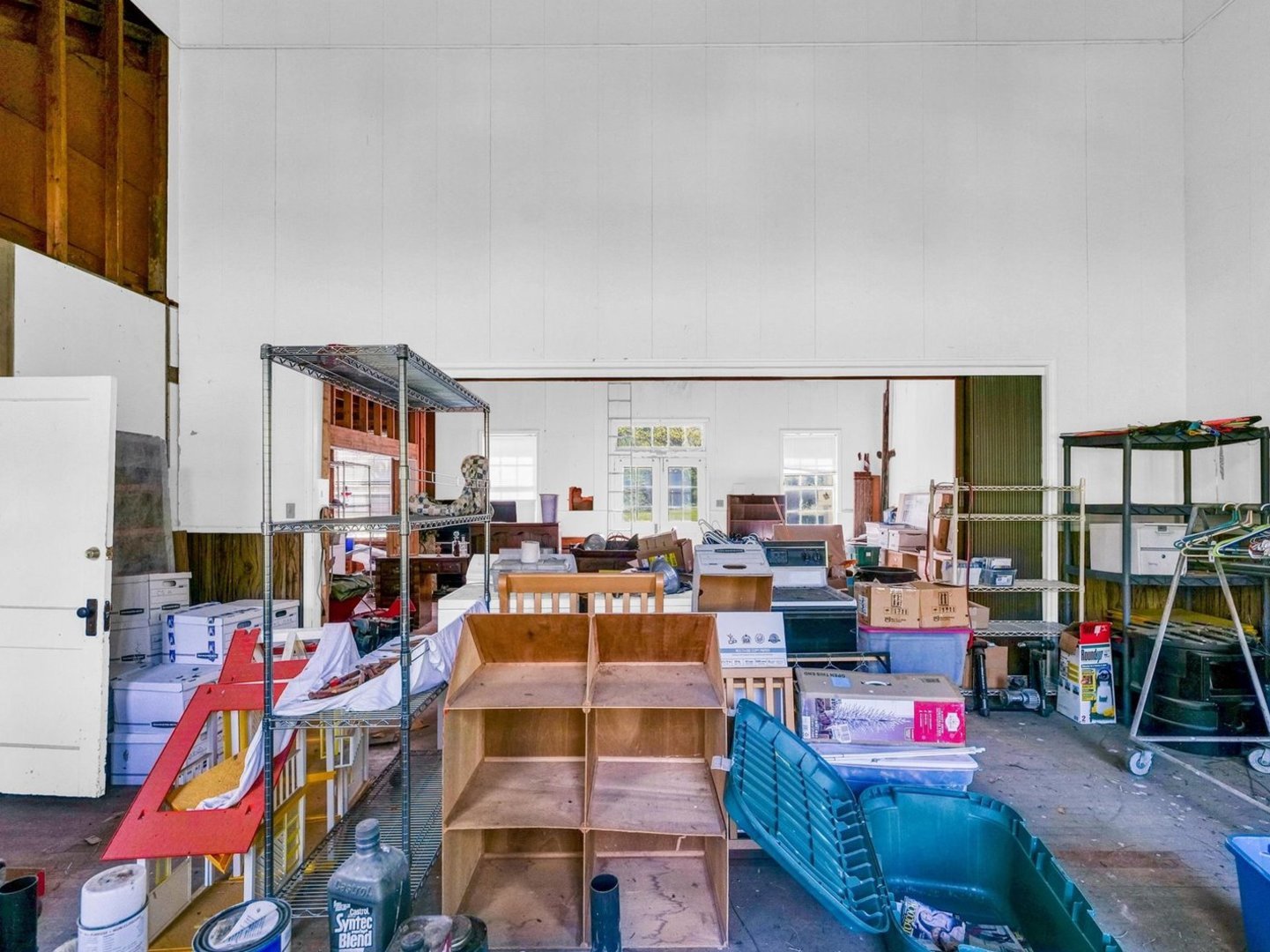 810 South Century Boulevard Rantoul, IL 61866 - Photo 9 of 32 a living room with furniture kitchen and a fireplace