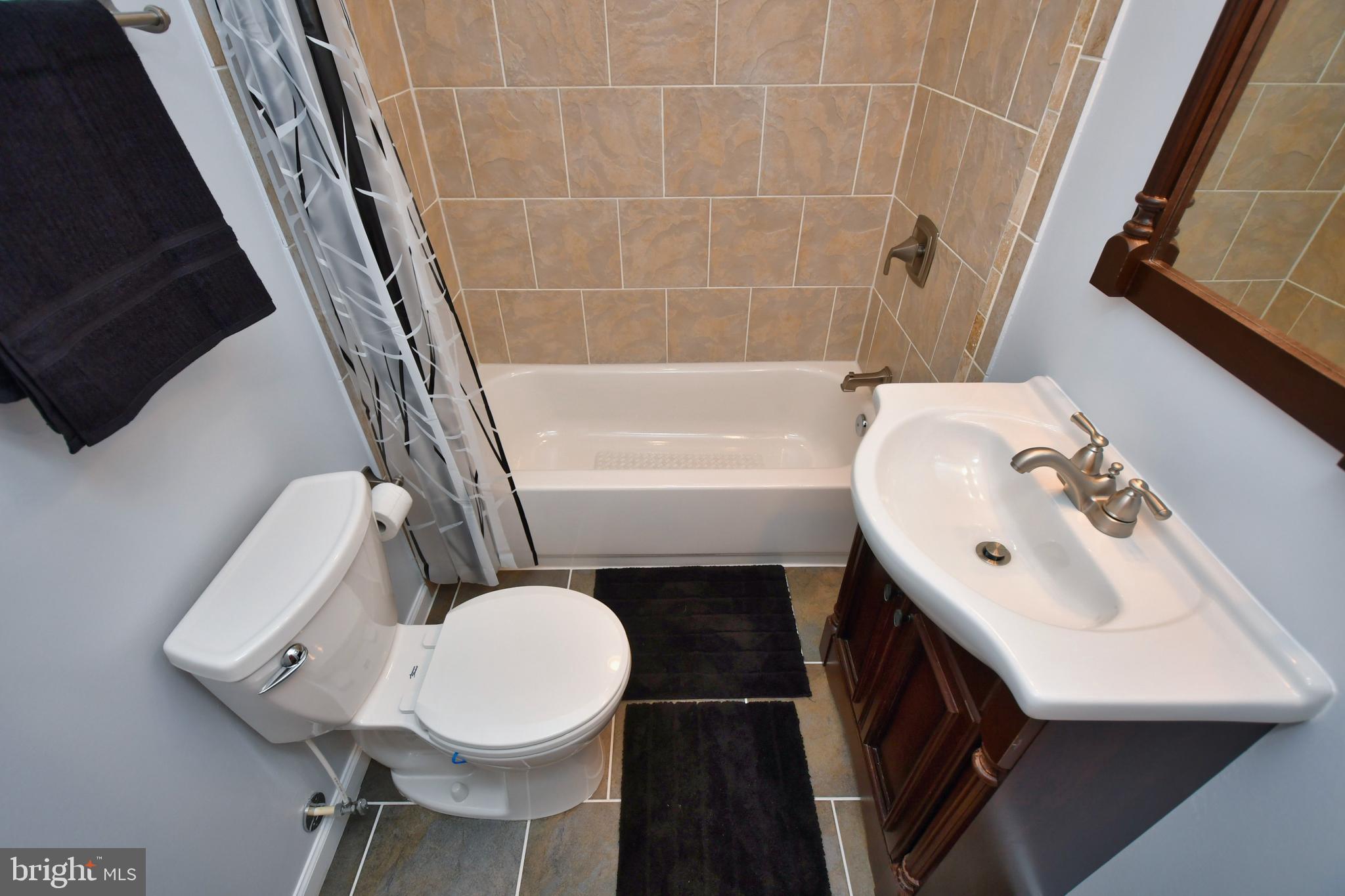831 Martin Road Baltimore, MD 21221 - Photo 9 of 28 First Floor Full Bathroom