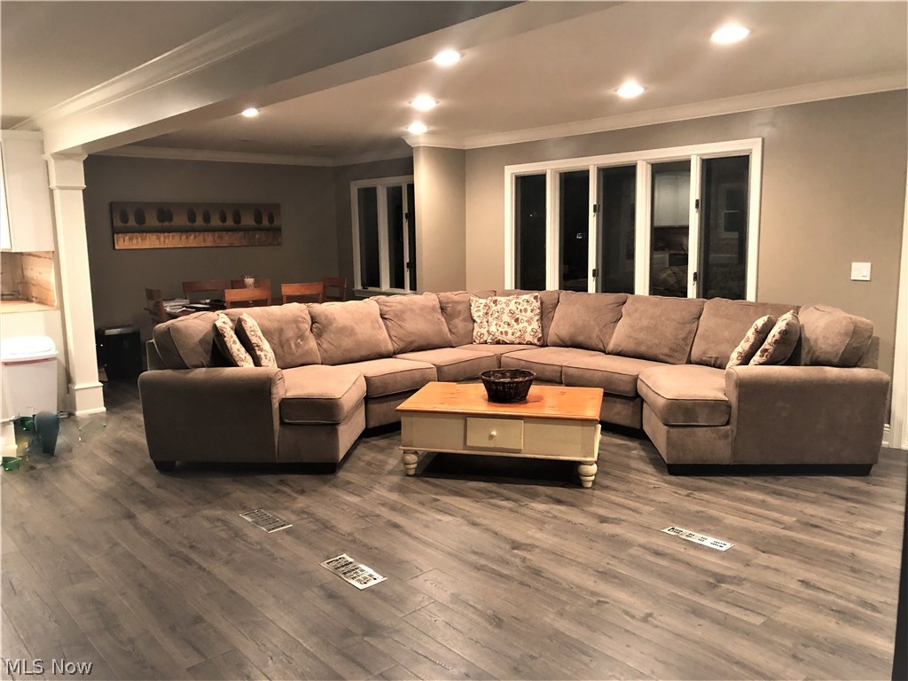 449 Walters Road Chagrin Falls, OH 44022 - Photo 5 of 24 main living at night