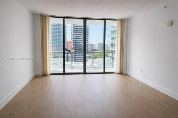 $2,900 | 1111 Southwest 1st Avenue, Unit 2318N, Miami, FL 33130