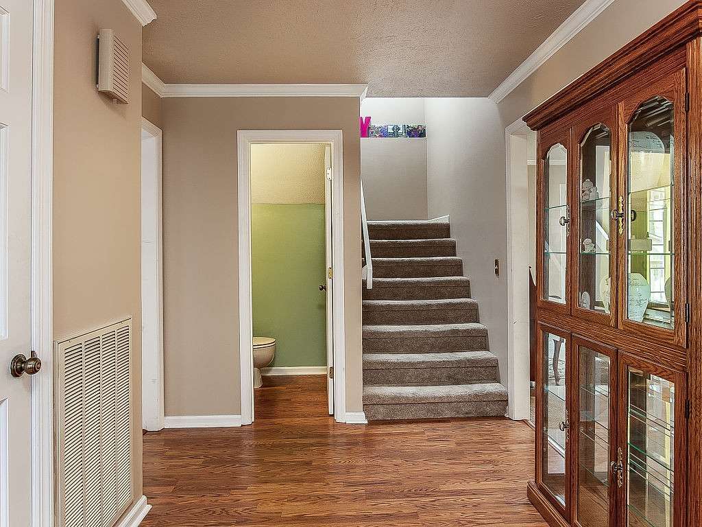 1701 Colonial Ridge Road Johnson City, TN 37604 - Photo 13 of 35 Photo 13