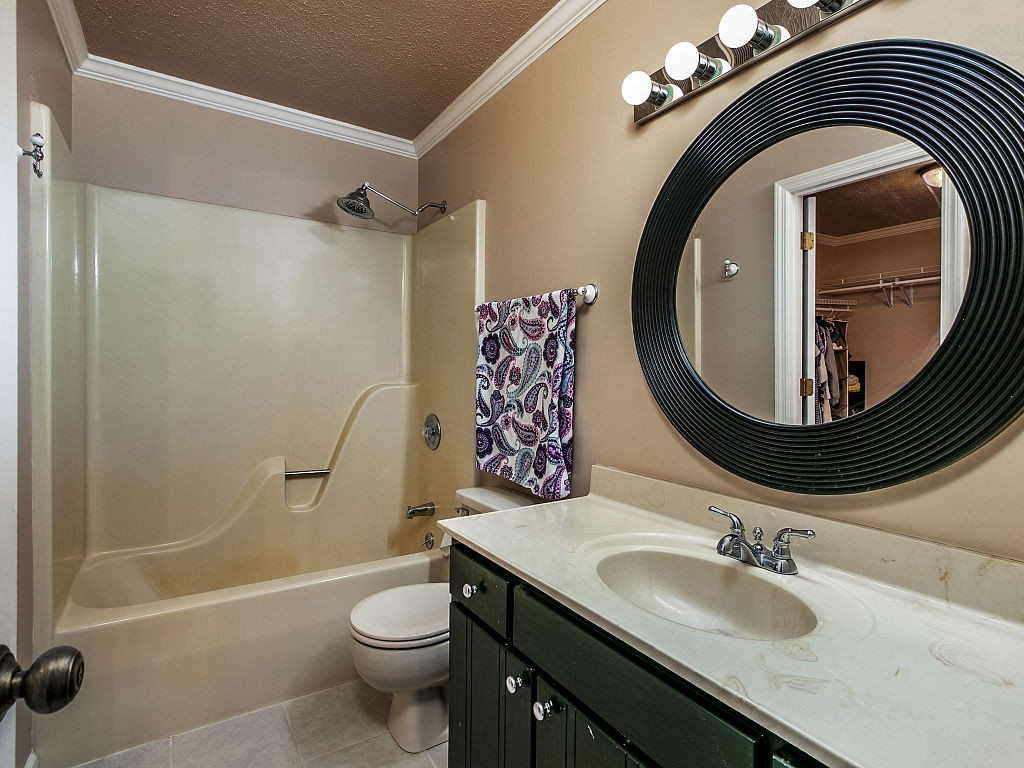 1701 Colonial Ridge Road Johnson City, TN 37604 - Photo 29 of 35 second Master bath