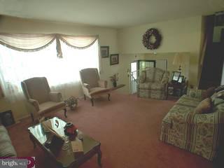 13015 Sewell Road Philadelphia, PA 19116 - Photo 2 of 6