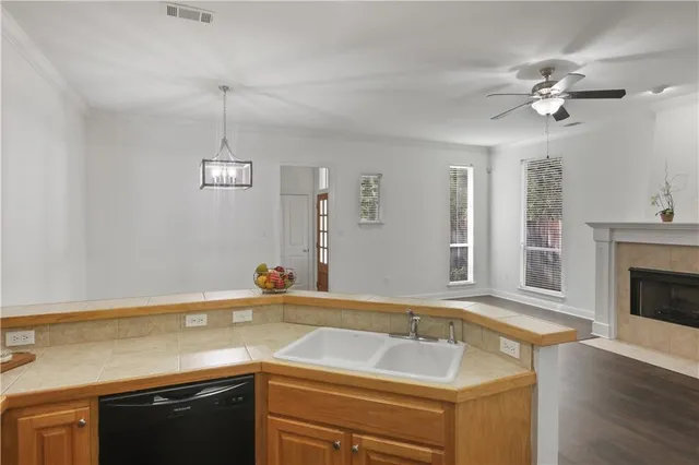 $2,200 | 626 Village Lane South, Unit A, Mandeville, LA 70471