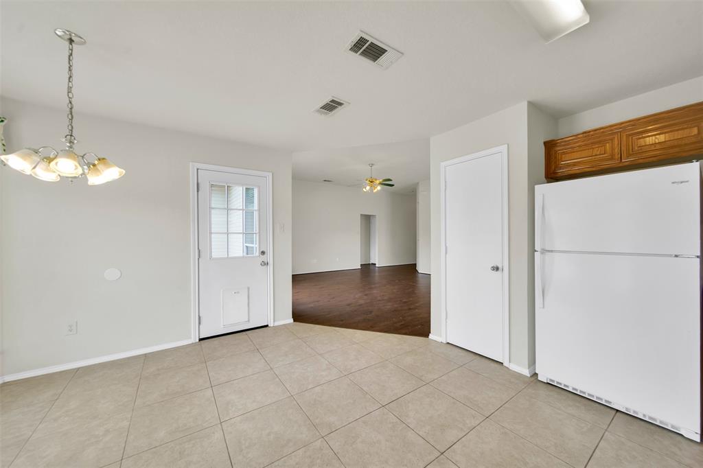 4221 Fiste Denton, TX 76207 - Photo 15 of 26