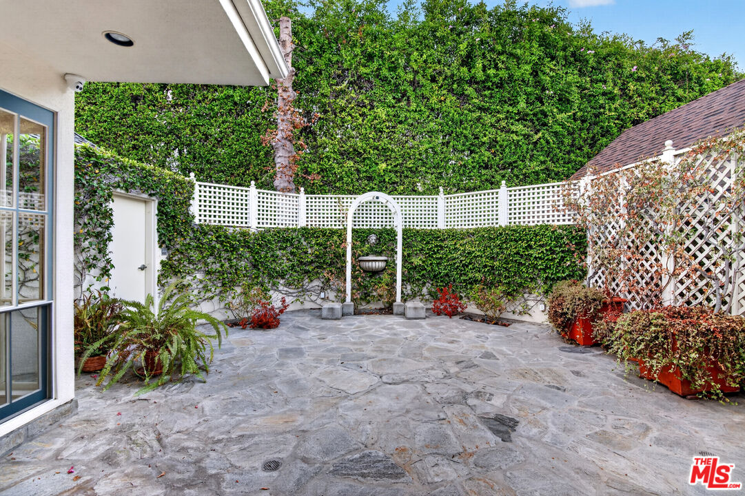 602 Foothill Road Beverly Hills, CA 90210 - Photo 47 of 61 Gallery Image 47
