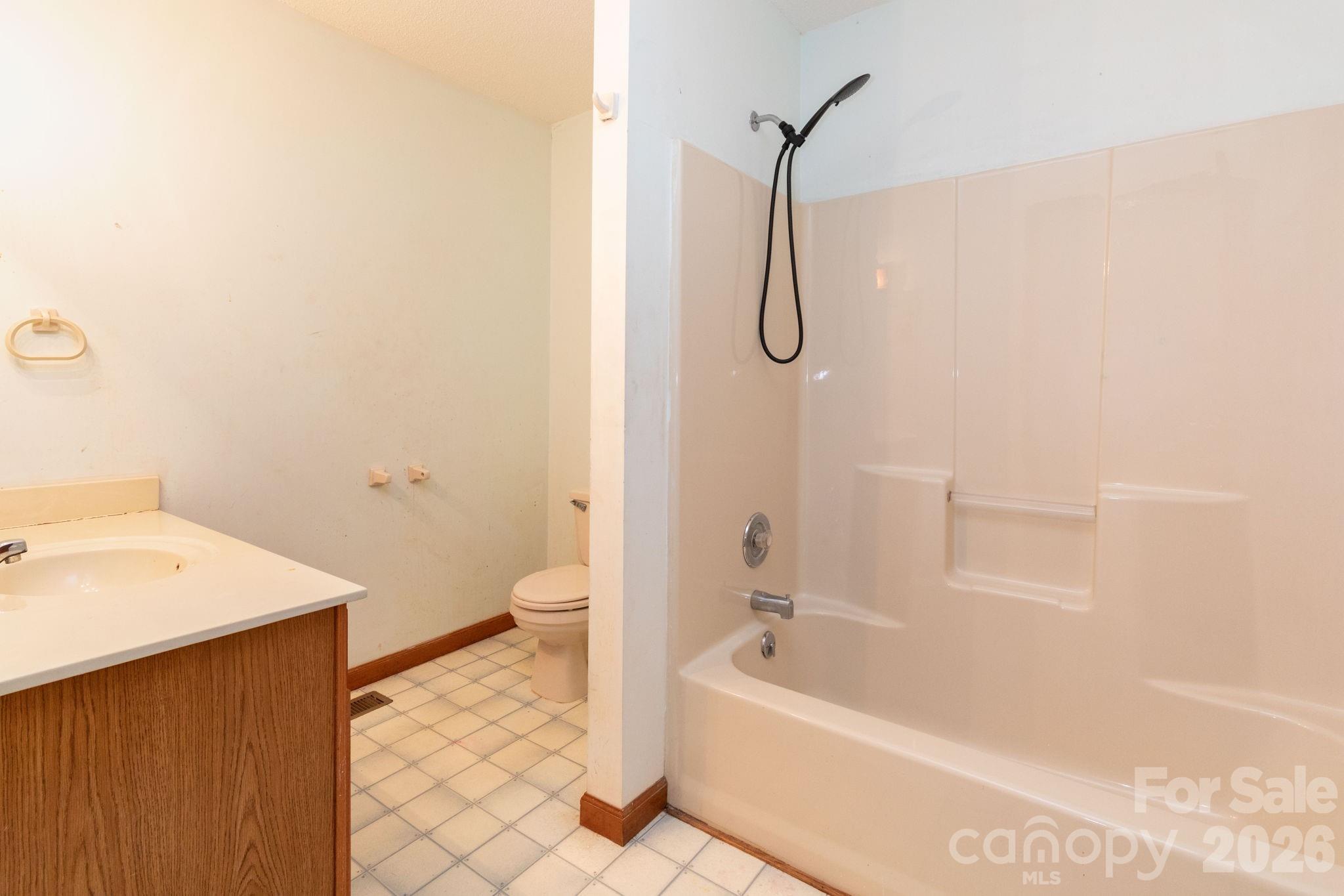 18 Bartlett Road Weaverville, NC 28787 - Photo 16 of 23