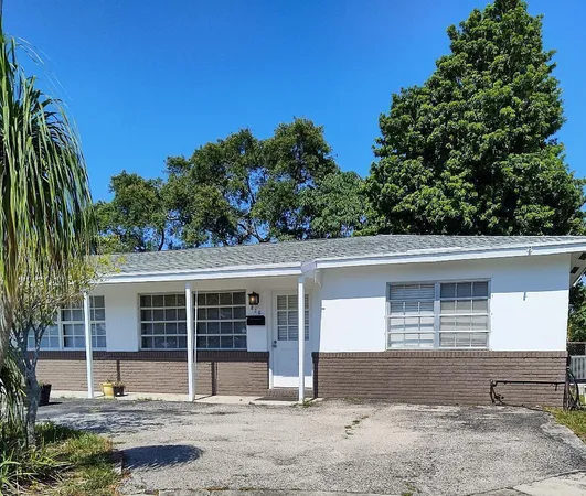 $2,395 | 828 Prosperity Farms Road, North Palm Beach, FL 33408