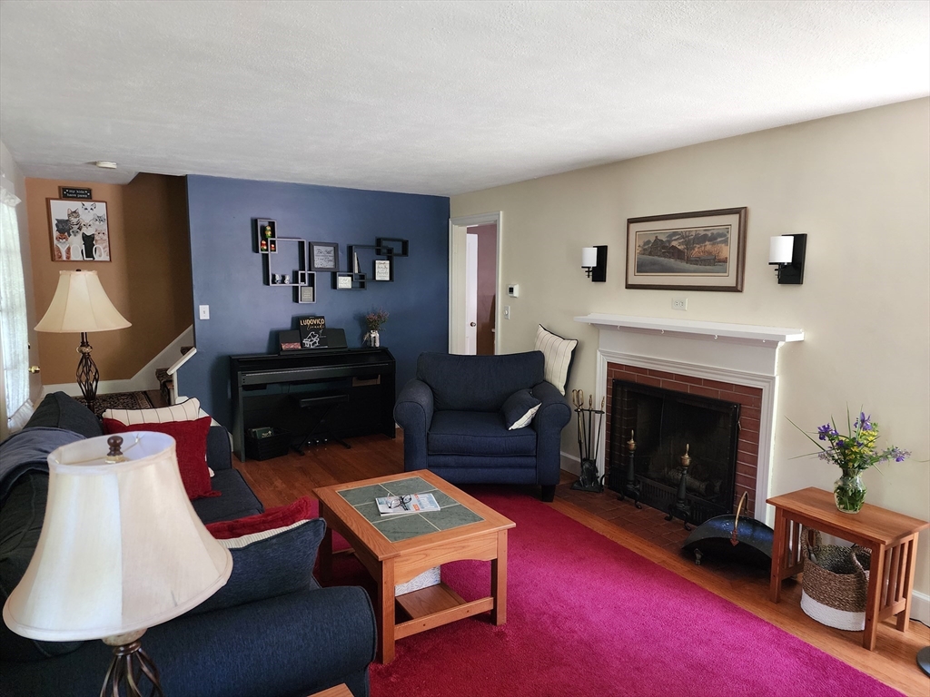 235 Chalmers Street Springfield, MA 01118 - Photo 11 of 29