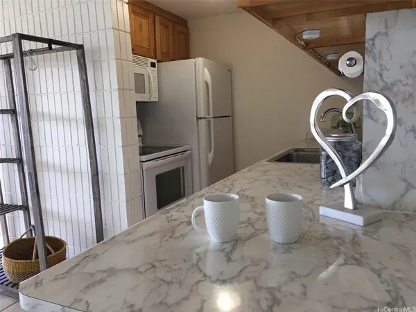 $2,900 | 46-283 Kahuhipa Street, Unit 1, Kaneohe, HI 96744