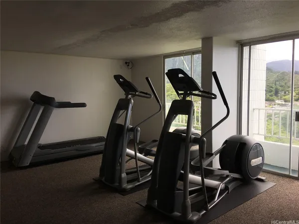 $2,900 | 46-283 Kahuhipa Street, Unit 1, Kaneohe, HI 96744