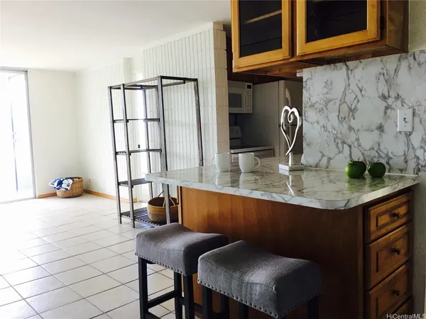 $2,900 | 46-283 Kahuhipa Street, Unit 1, Kaneohe, HI 96744