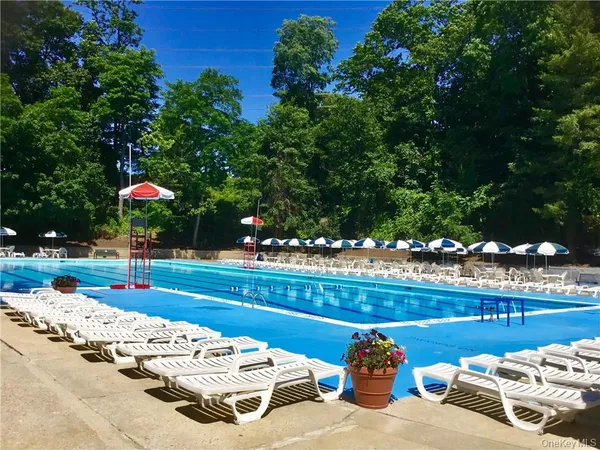 $2,000 | 4 Sadore Lane, Unit 3J, Yonkers, NY 10710