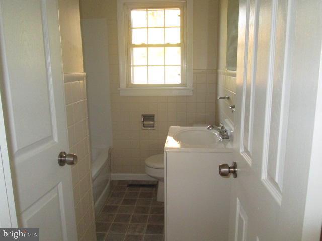 2928 Spring Valley Road Lancaster, PA 17601 - Photo 9 of 13 Gallery Image 9