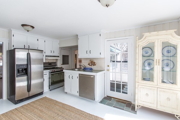 27 Edgewood Road Wayland, MA 01778 - Photo 7 of 21 Gallery Image 7