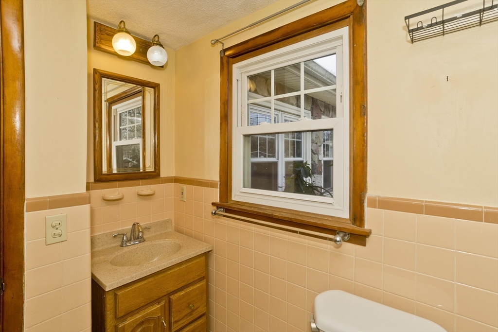 185 East Street Springfield, MA 01104 - Photo 15 of 25