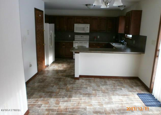 213 Dryden Road Stroudsburg, PA 18360 - Photo 5 of 9 Gallery Image 5
