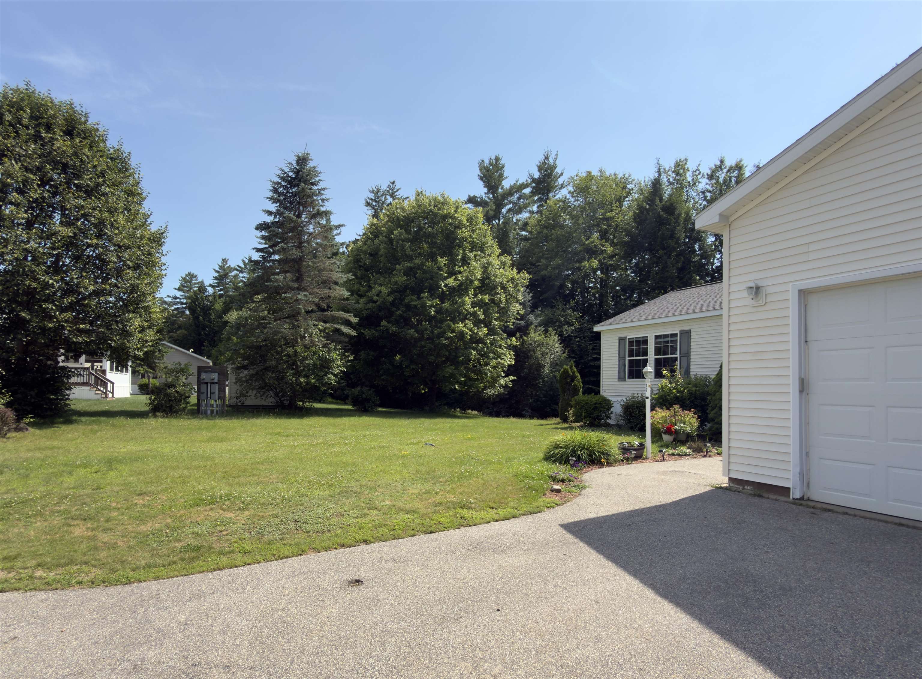 17 Northbrook Road Tilton, NH 03276 - Photo 3 of 17