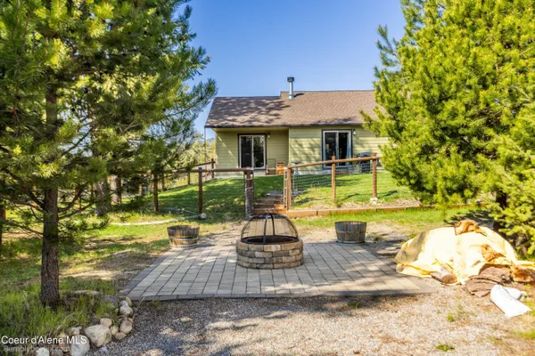 $689,000 | 32732 North 14th Avenue, Spirit Lake, ID 83869