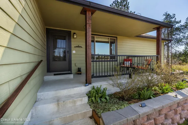 $689,000 | 32732 North 14th Avenue, Spirit Lake, ID 83869