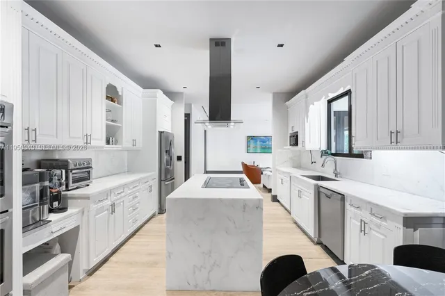 $3,250,000 | 7345 Southwest 96th Street, Pinecrest, FL 33156