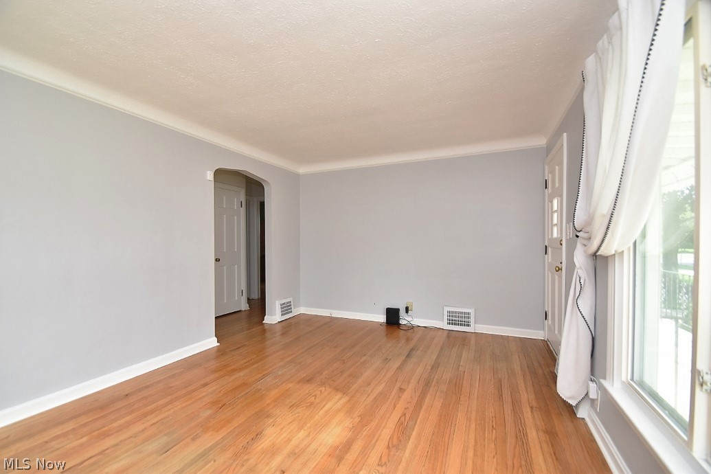 1172 Sunset Road Cleveland, OH 44124 - Photo 5 of 26