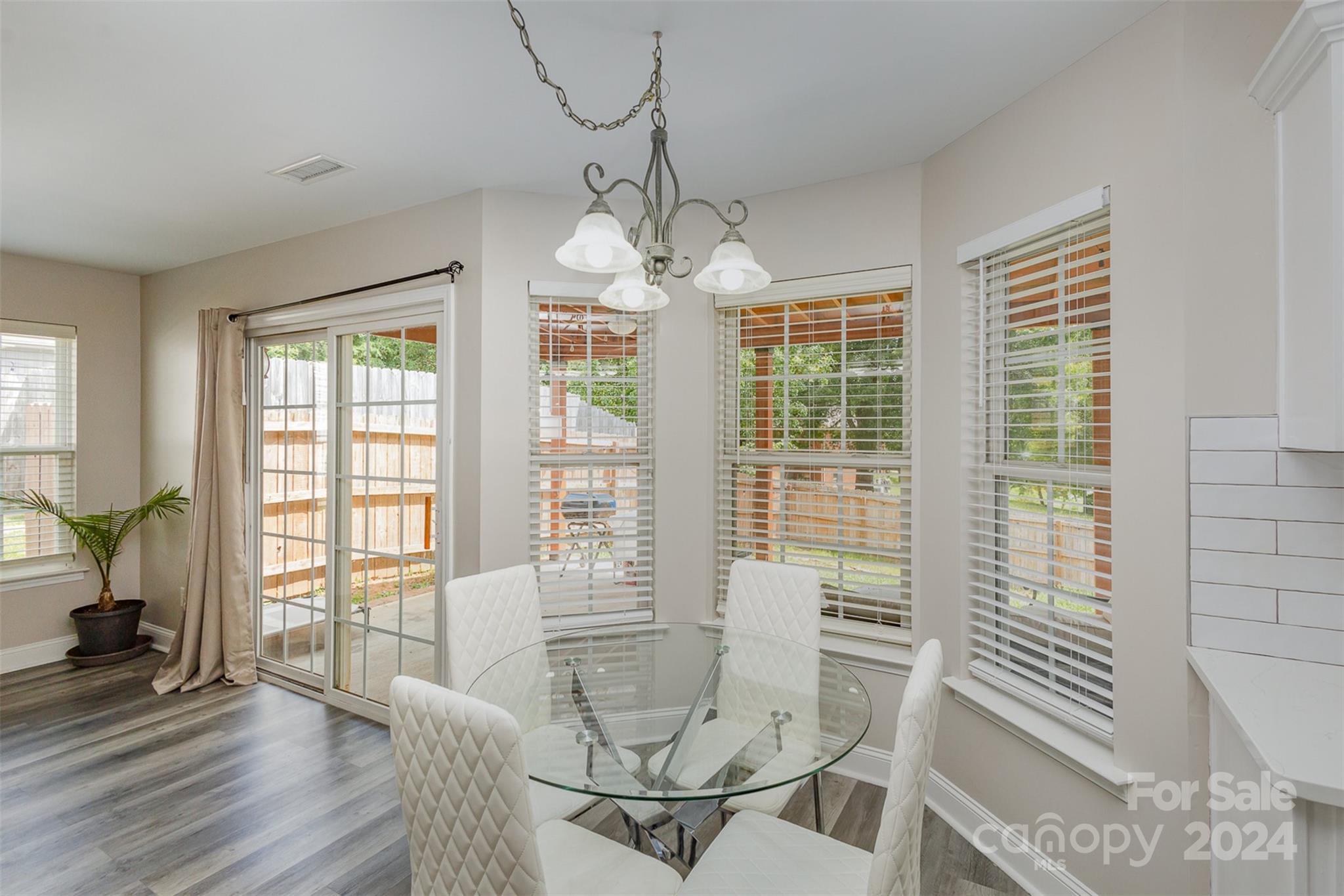409 Eastway Lane Southwest Conover, NC 28613 - Photo 9 of 28 Gallery Image 9