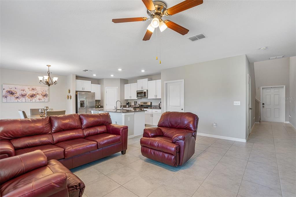 9708 Lemon Drop Loop Ruskin, FL 33573 - Photo 16 of 49 Gallery Image 16