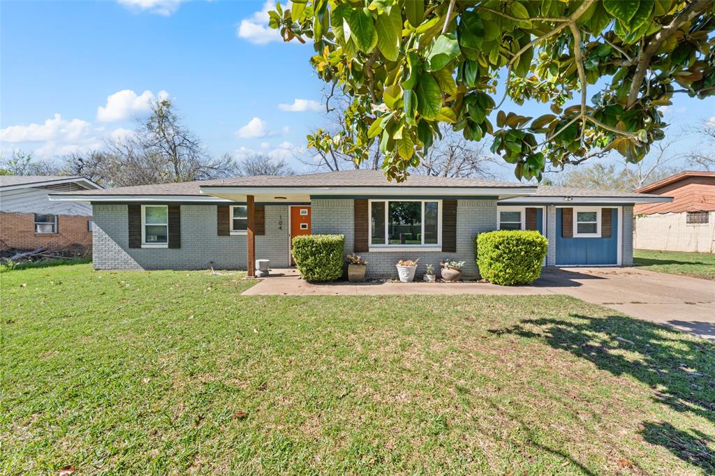 104 East Santa Anna Street Robinson, TX 76706 - Photo 3 of 36