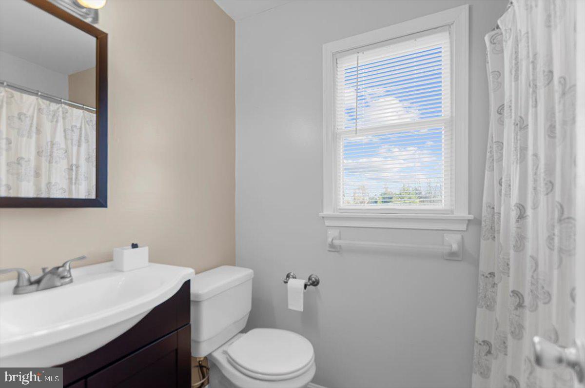 9121 Green Road Warrenton, VA 20187 - Photo 20 of 28 primary bath