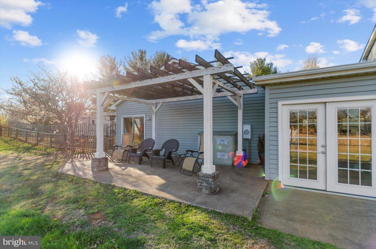 9121 Green Road Warrenton, VA 20187 - Photo 2 of 28 Patio