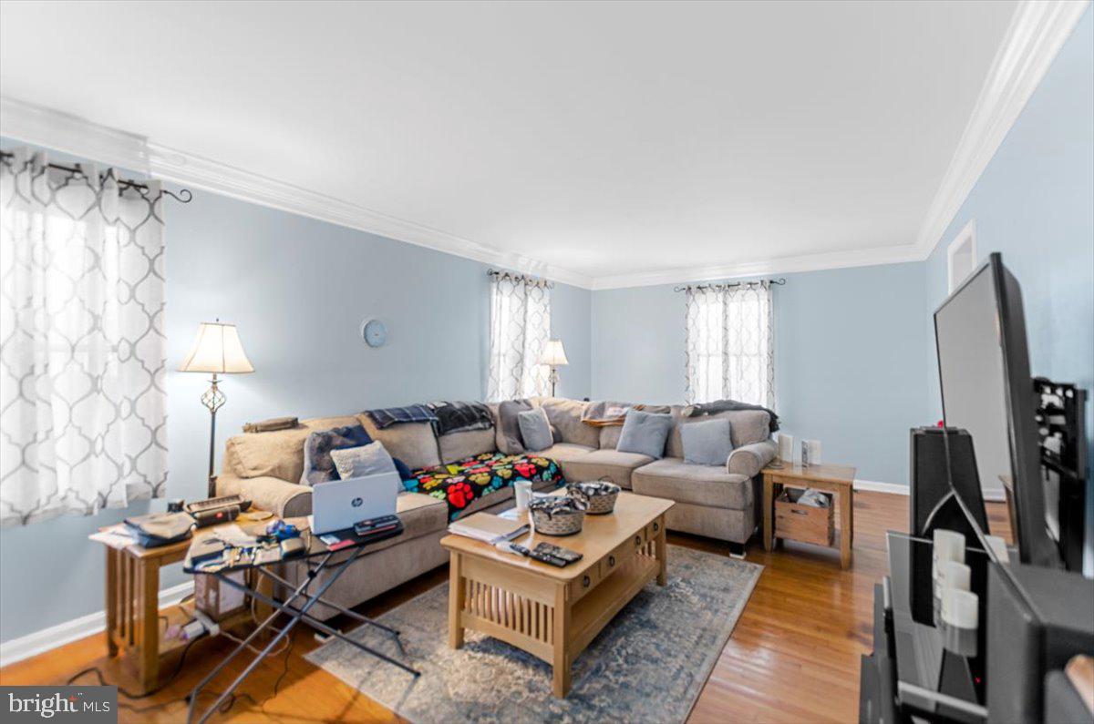 9121 Green Road Warrenton, VA 20187 - Photo 5 of 28 Family Room