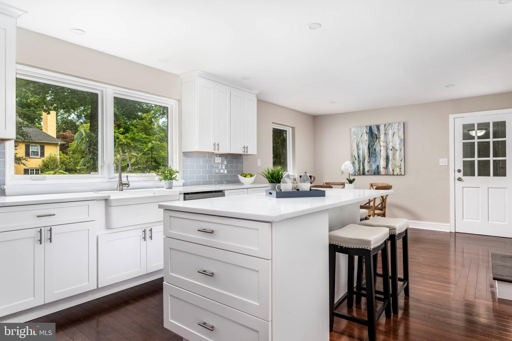 907 Twyckenham Road Media, PA 19063 - Photo 4 of 41 Kitchen With White Shaker Style Cabinets
