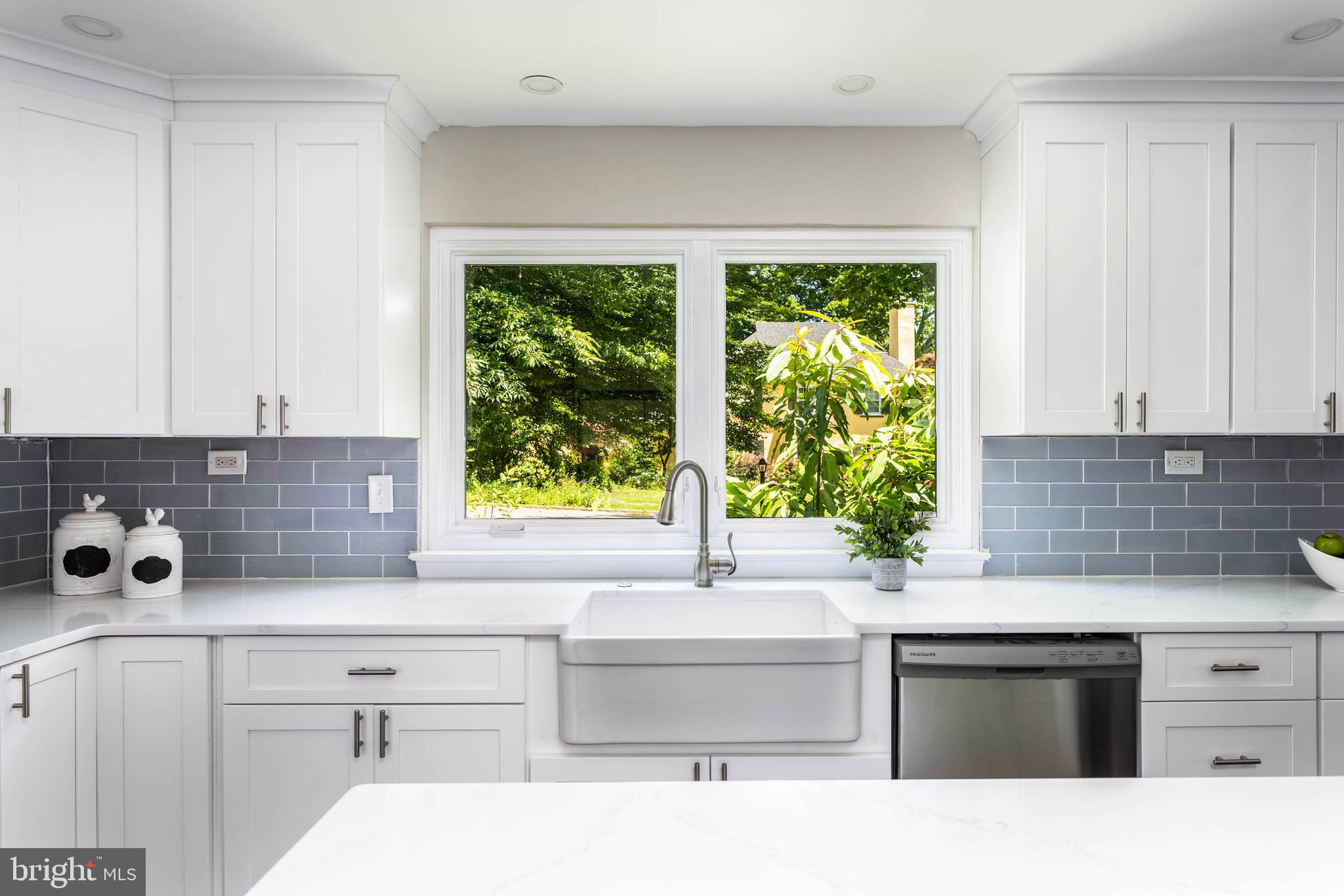907 Twyckenham Road Media, PA 19063 - Photo 7 of 41 Farm Sink With Window Overlooking Front Yard