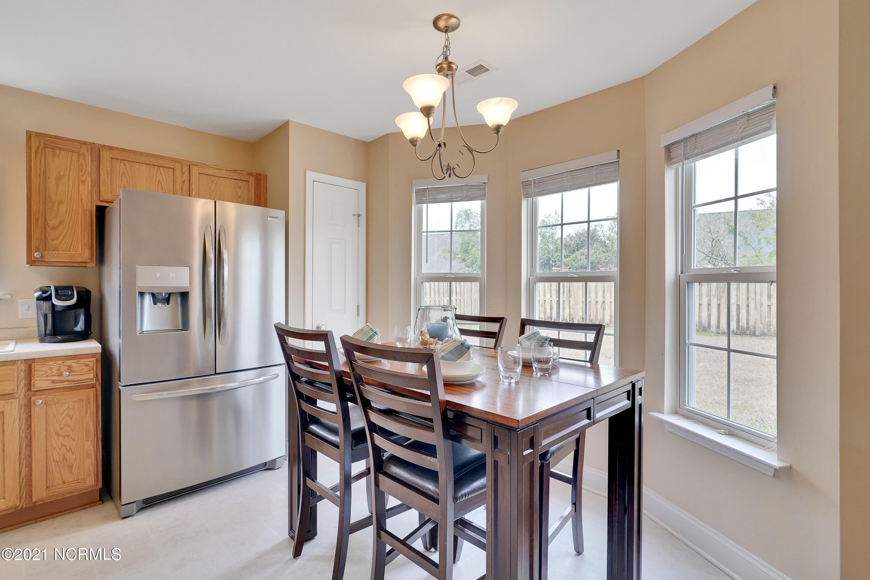 4427 Frying Pan Road Southeast Southport, NC 28461 - Photo 19 of 29 Eat-In Dining
