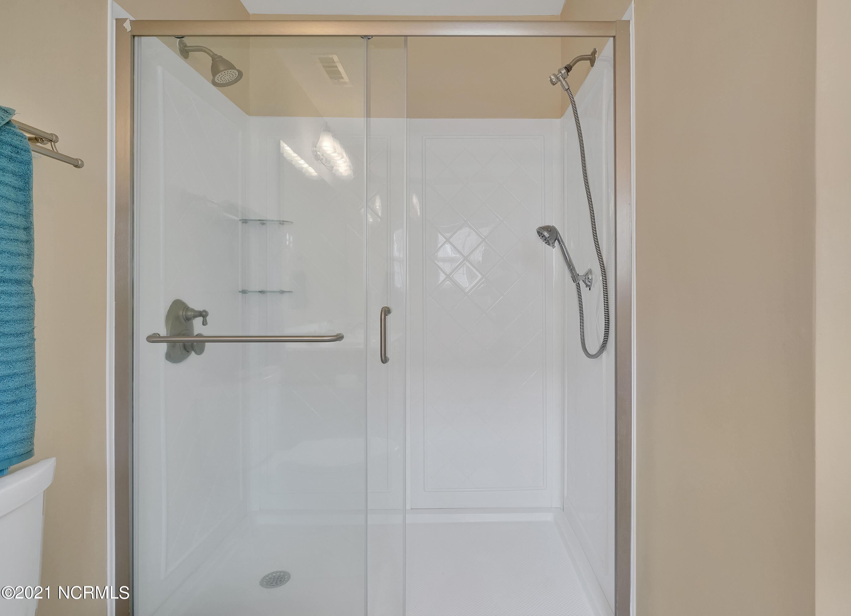 4427 Frying Pan Road Southeast Southport, NC 28461 - Photo 7 of 29 Brand New Walk-In Shower