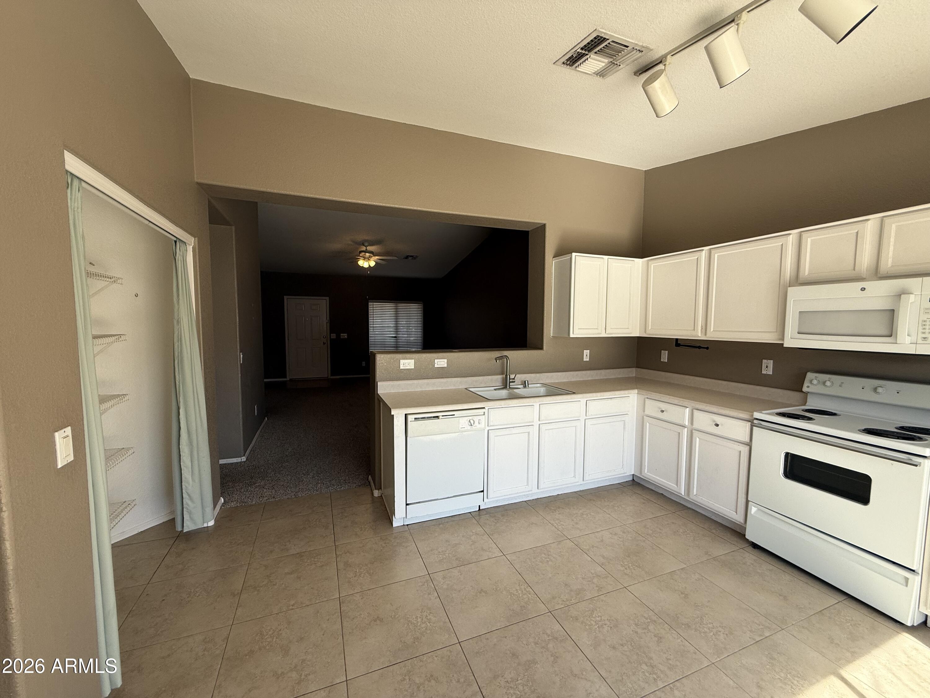 17923 North Reno Avenue Surprise, AZ 85374 - Photo 6 of 15