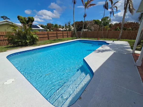 $2,800 | 2473 Southwest Avondale Street, Port St. Lucie, FL 34984