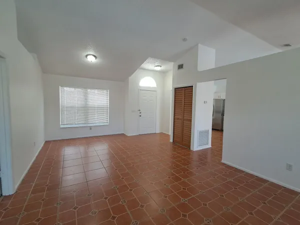 $2,800 | 2473 Southwest Avondale Street, Port St. Lucie, FL 34984