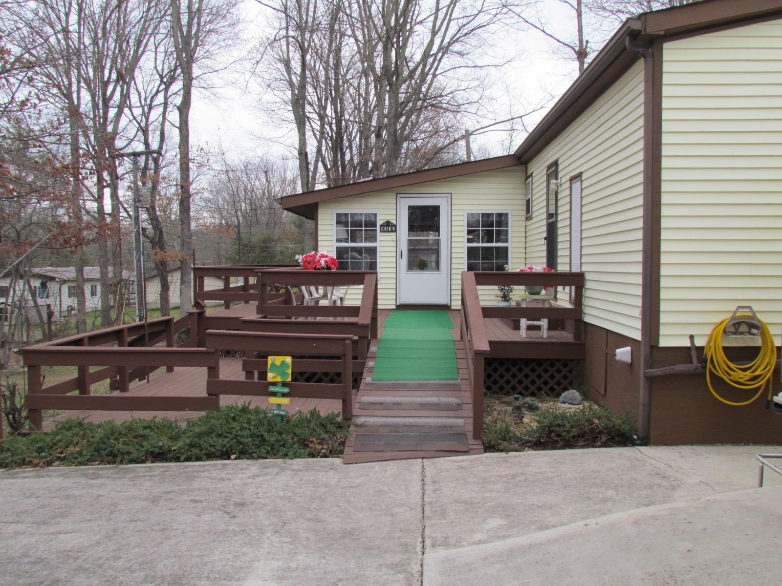 317 Rugby Road Crossville, TN 38558 - Photo 3 of 28 Gallery Image 3