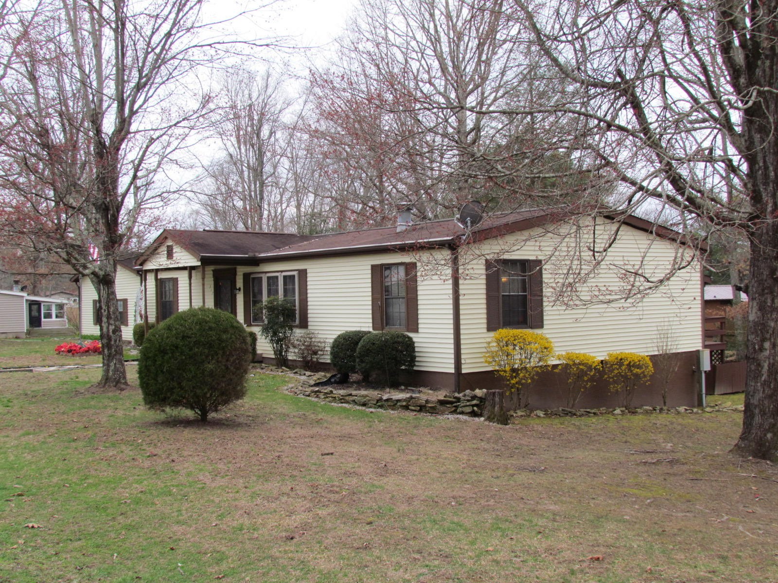 317 Rugby Road Crossville, TN 38558 - Photo 4 of 28 Gallery Image 4