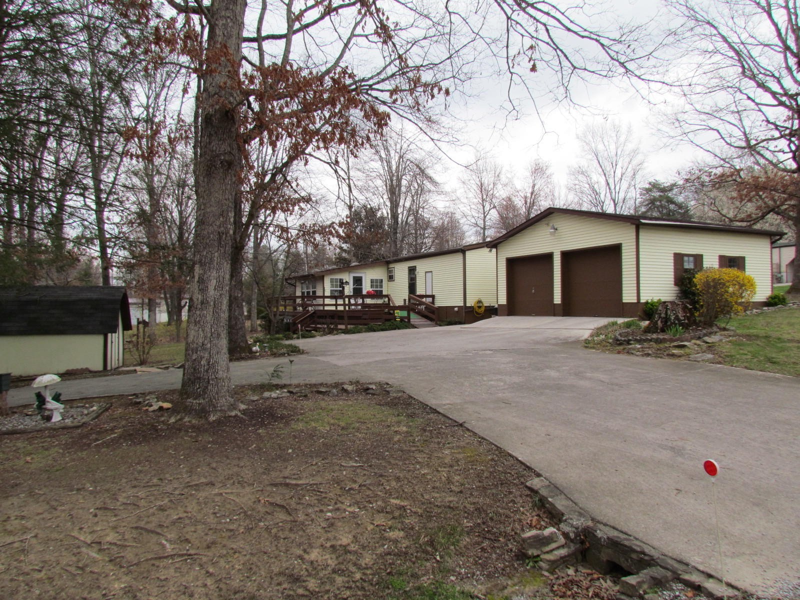317 Rugby Road Crossville, TN 38558 - Photo 5 of 28 Gallery Image 5
