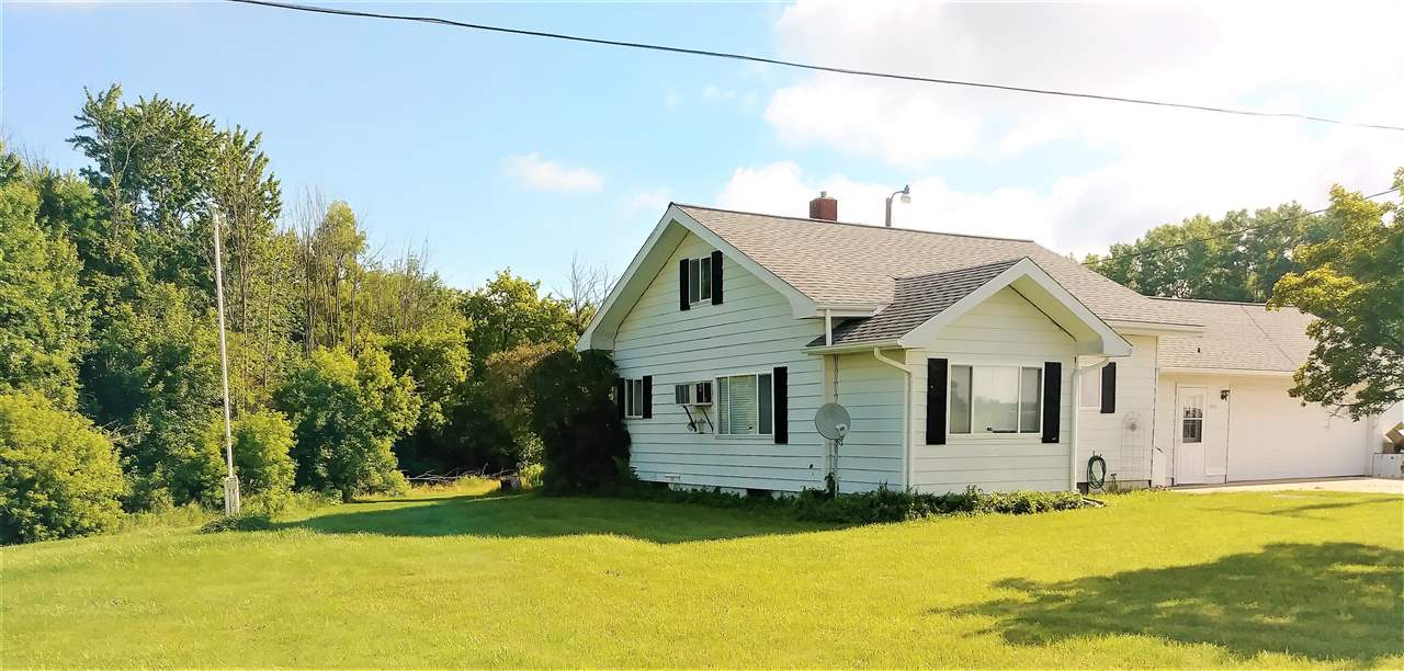 1715 East Whitefeather Road Pinconning, MI 48650 - Photo 1 of 29