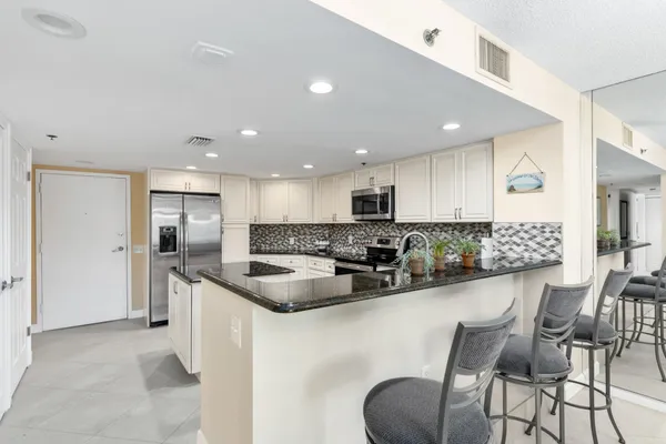 $5,500 | 2700 North Hwy A1A, Unit 902, Fort Pierce, FL 34949