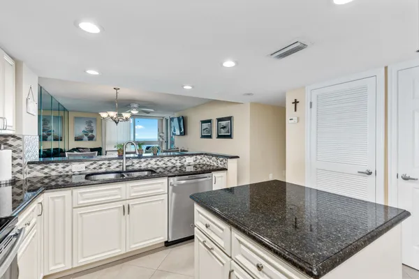 $5,500 | 2700 North Hwy A1A, Unit 902, Fort Pierce, FL 34949