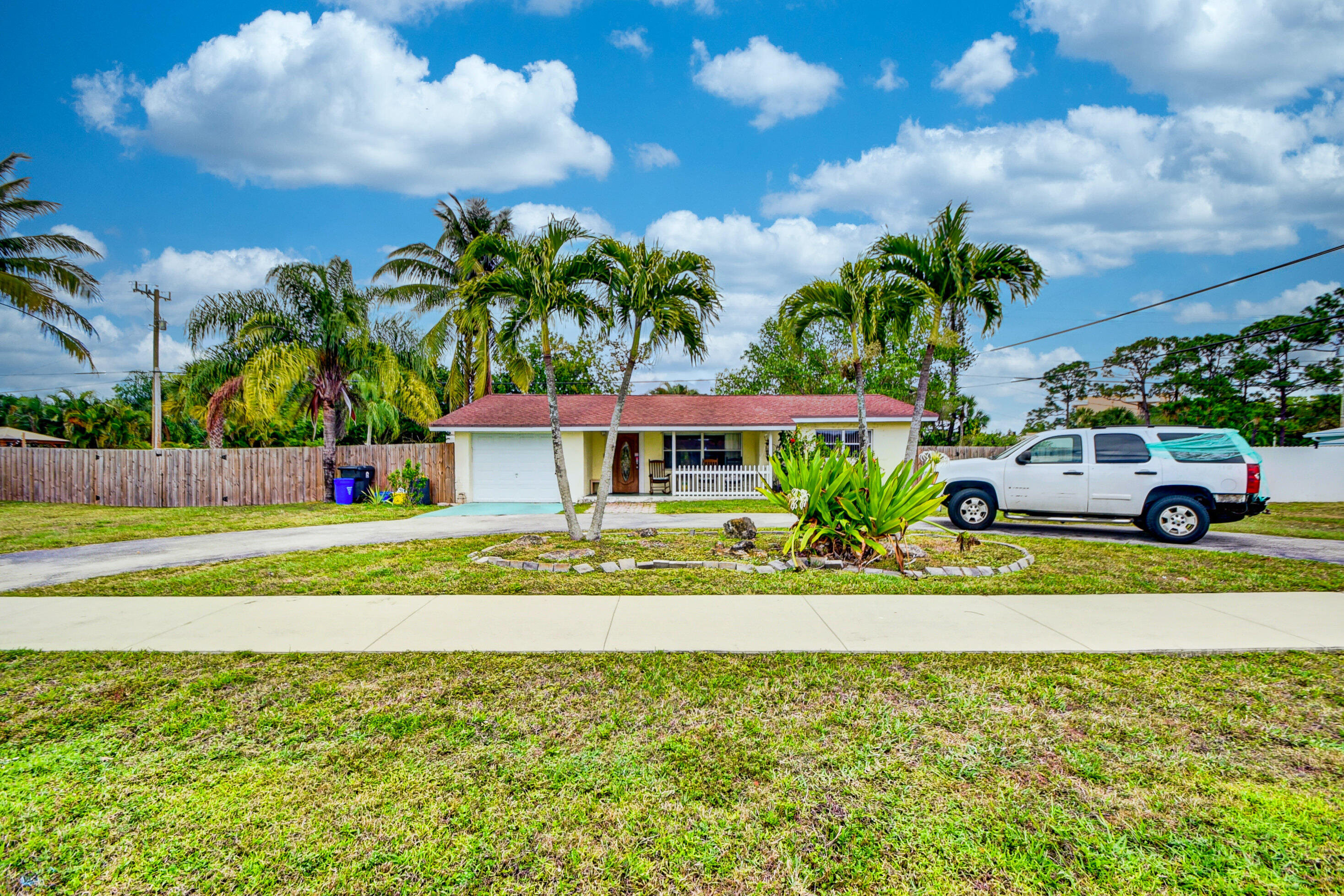 189 Ohio Road Lake Worth, FL 33467 - Photo 5 of 46 02_alp_3421_2_3_4_5