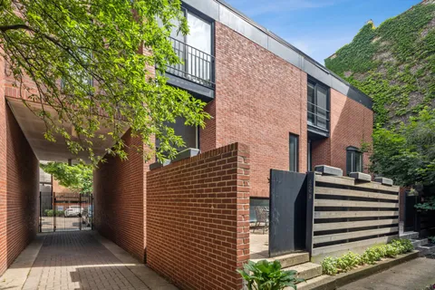 $1,050,000 | 426 West Webster Avenue, Unit B, Chicago, IL 60614