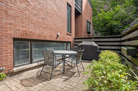 $1,050,000 | 426 West Webster Avenue, Unit B, Chicago, IL 60614