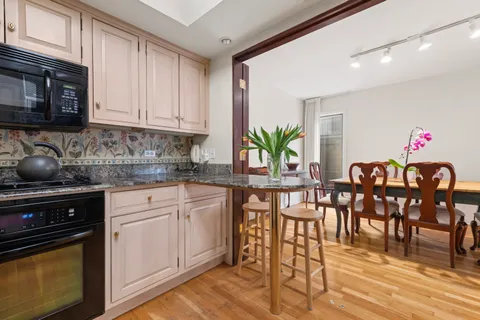 $1,050,000 | 426 West Webster Avenue, Unit B, Chicago, IL 60614