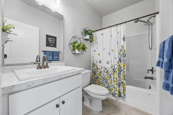 $597,900 | 3037 Prairie Farms Circle South, Fargo, ND 58104